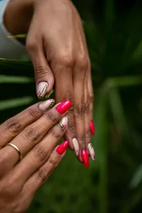 Nails red